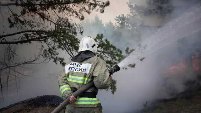 В Новороссийске вспыхнул сильный пожар